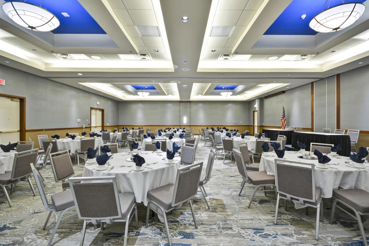 Crowne Plaza Tulsa Hotel Southern Hills מראה חיצוני תמונה
