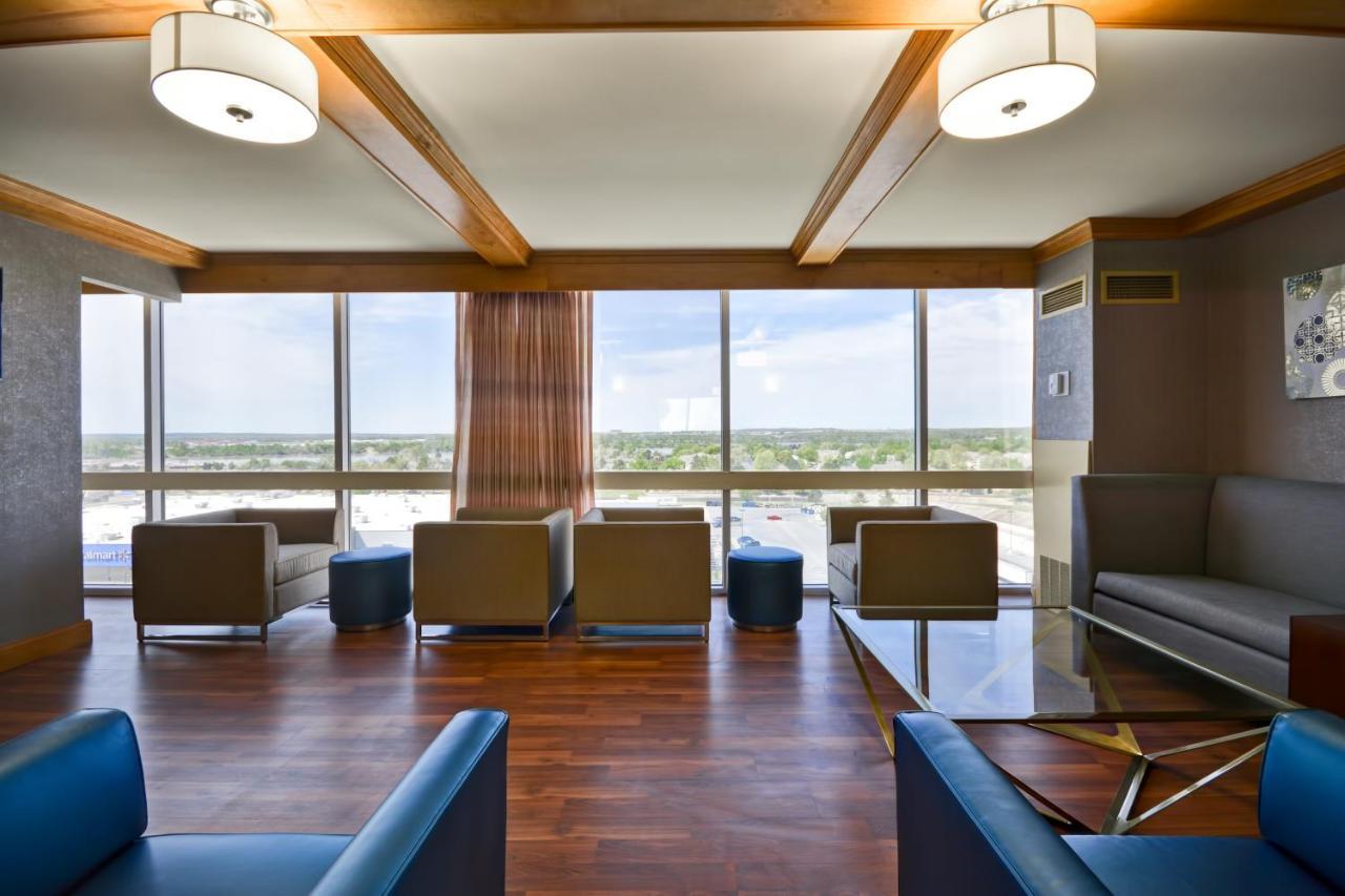 Crowne Plaza Tulsa Hotel Southern Hills מראה חיצוני תמונה