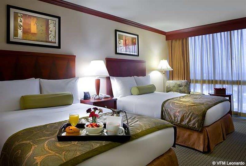 Crowne Plaza Tulsa Hotel Southern Hills מראה חיצוני תמונה