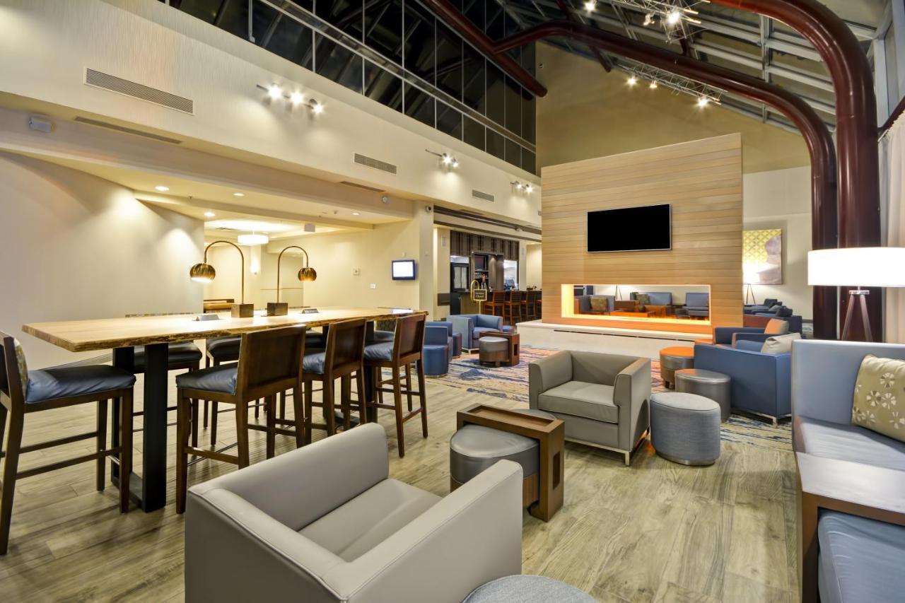 Crowne Plaza Tulsa Hotel Southern Hills מראה חיצוני תמונה
