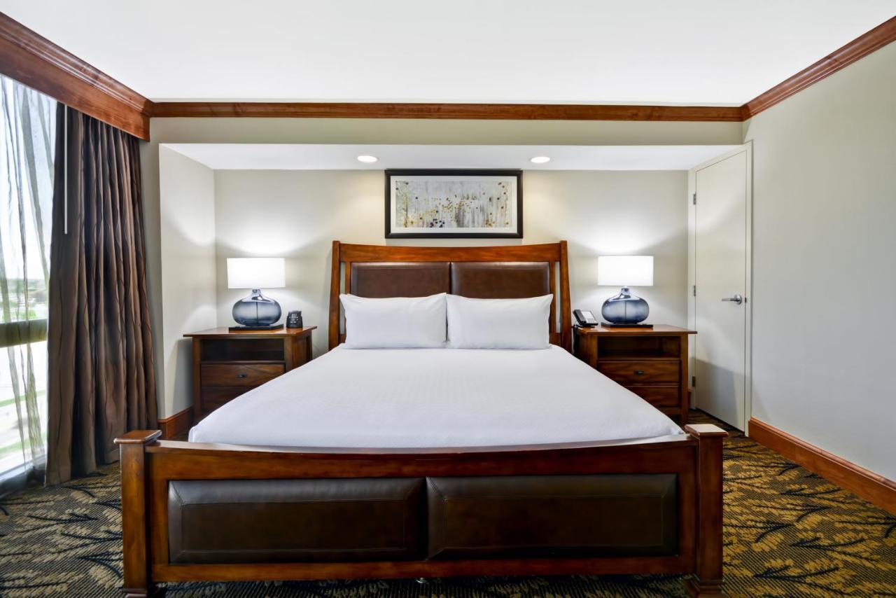 Crowne Plaza Tulsa Hotel Southern Hills מראה חיצוני תמונה