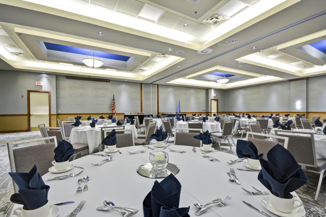 Crowne Plaza Tulsa Hotel Southern Hills מראה חיצוני תמונה