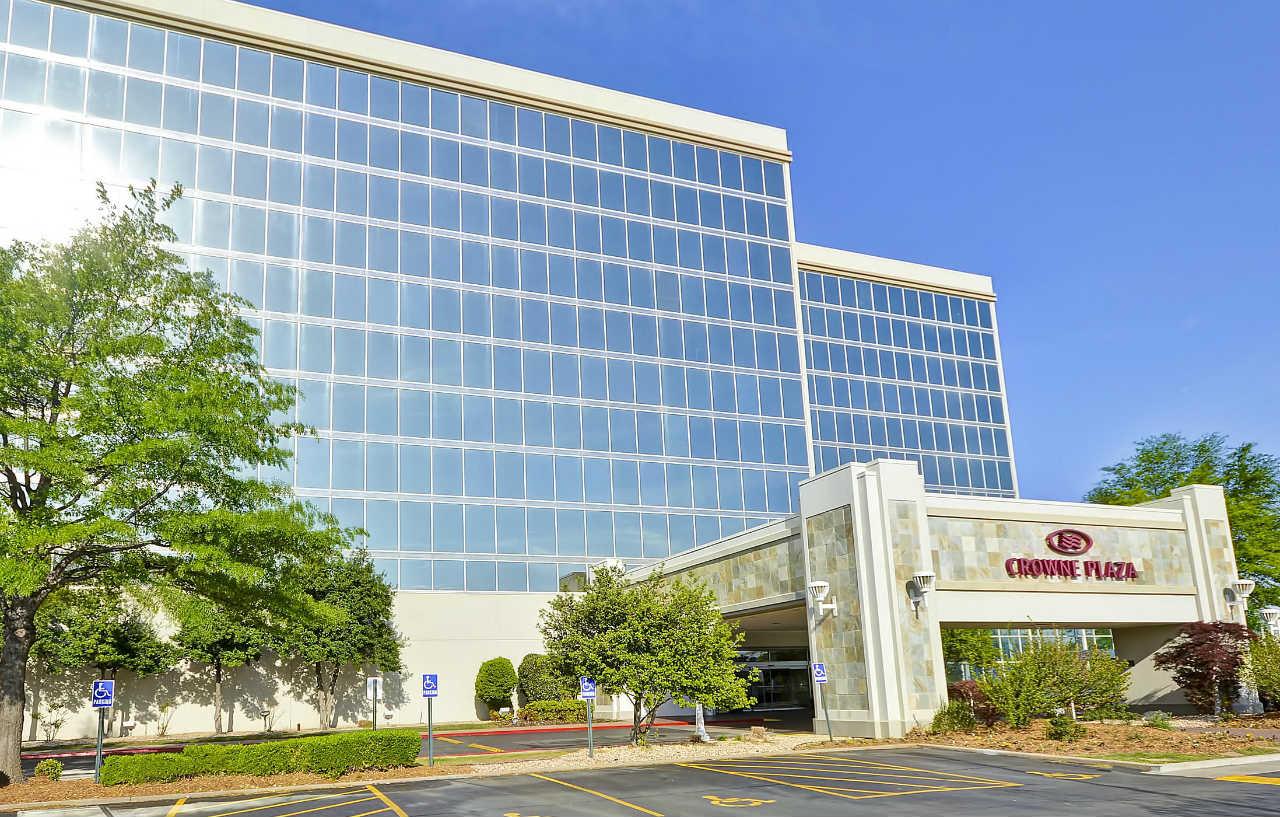 Crowne Plaza Tulsa Hotel Southern Hills מראה חיצוני תמונה